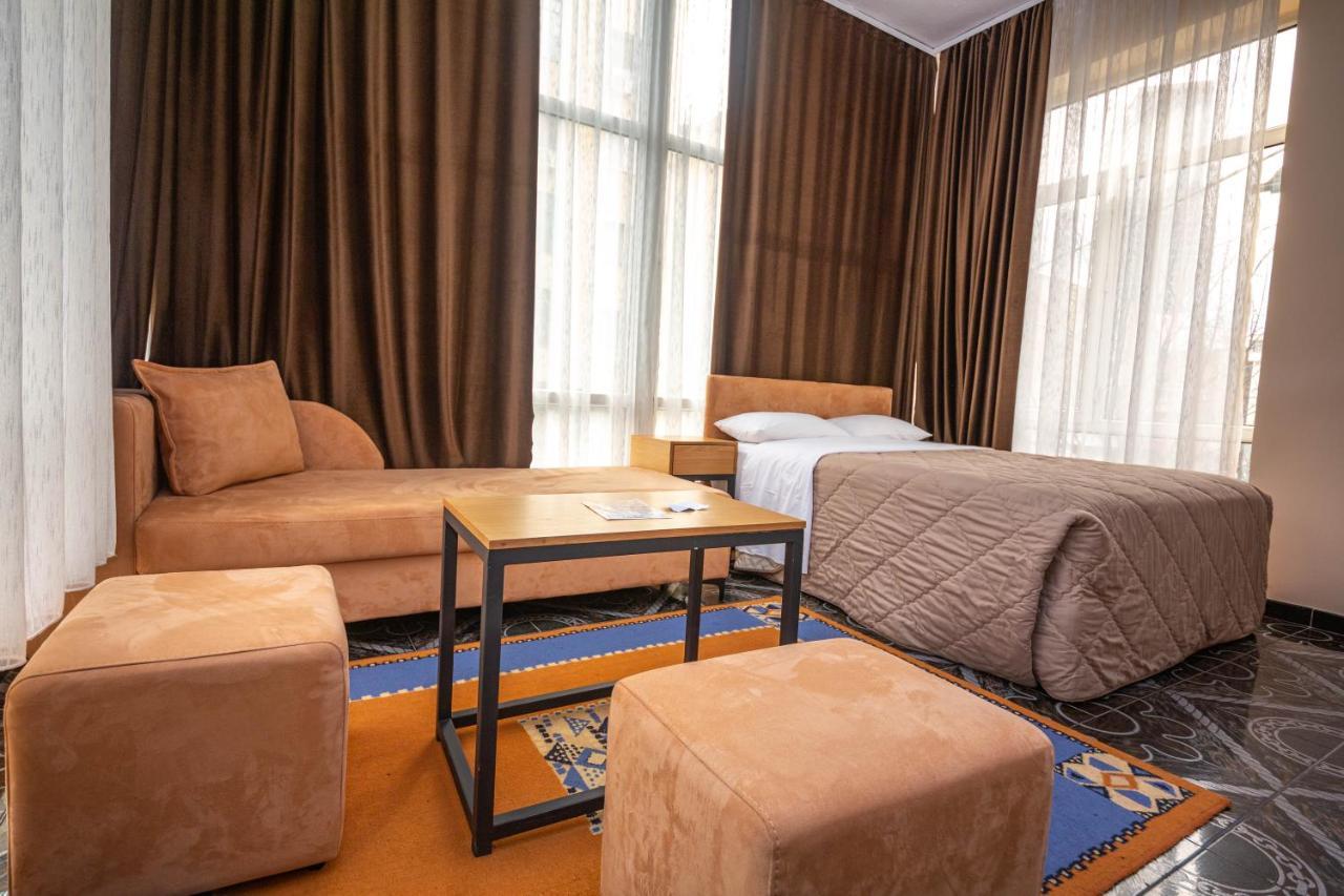 Hotel Pik Loti Τίρανα Εξωτερικό φωτογραφία