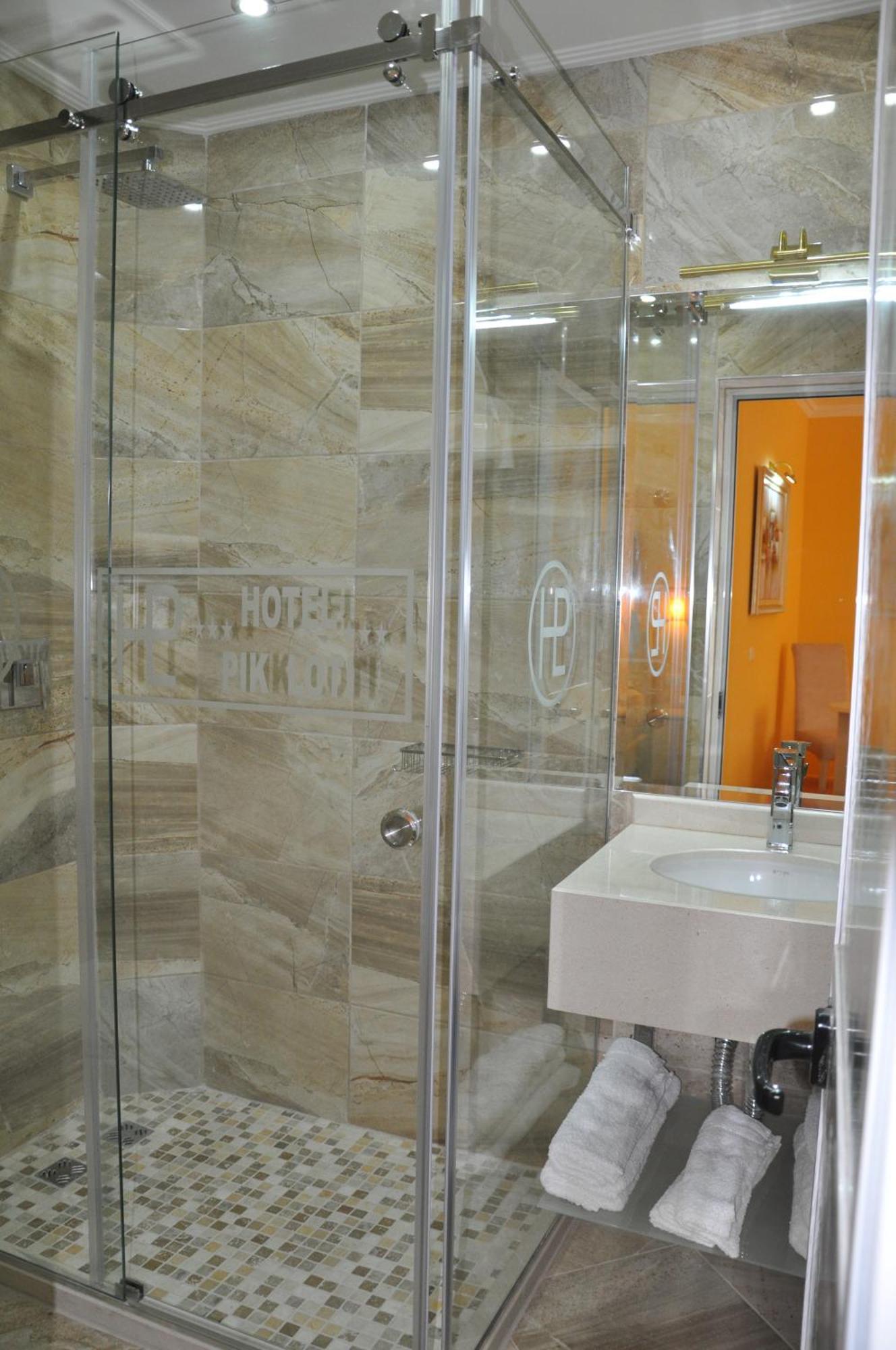 Hotel Pik Loti Τίρανα Δωμάτιο φωτογραφία
